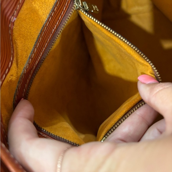 Authentic Louis Vuitton Epi petit Noe brown kenya bucket drawstring - Picture 9 of 15